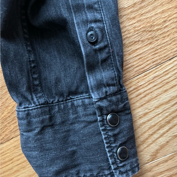 Men’s Gap denim shirt w/black-pearl snaps; medium; worn; - Picture 3 of 6